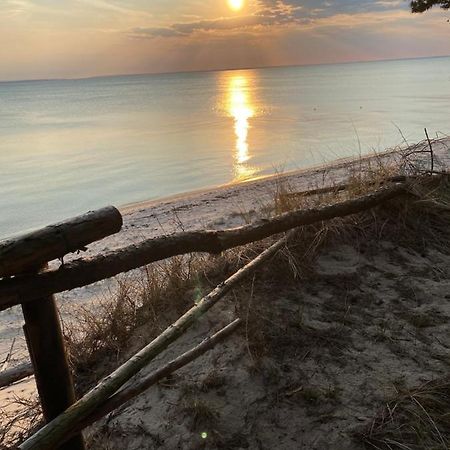 Hotel Przyczepa Abordaz Na Campingu Kormoran Hel Esterno foto