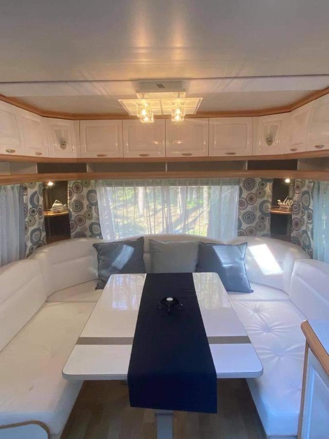 Hotel Przyczepa Abordaz Na Campingu Kormoran Hel Esterno foto